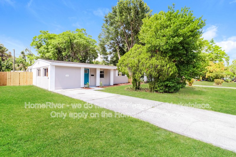 Available Now! 2145 25th Ave N, St Petersburg FL 33713 property image
