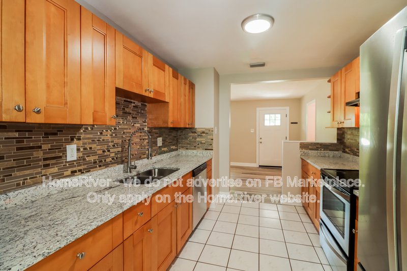 Available Now! 2145 25th Ave N, St Petersburg FL 33713 property image