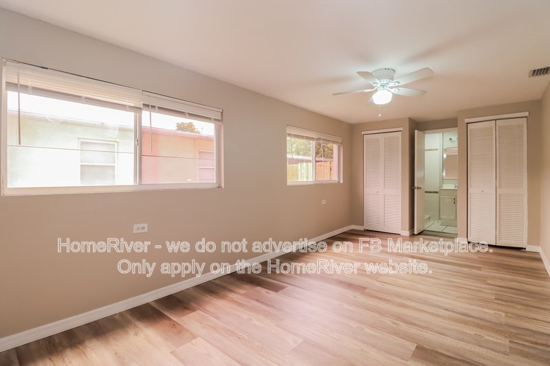 Available Now! 2145 25th Ave N, St Petersburg FL 33713 property image