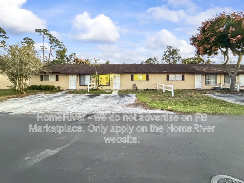 Move In Ready! - 828 W Rosewood Ln Tavares FL 32778 property image