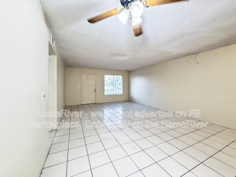 Move In Ready! - 828 W Rosewood Ln Tavares FL 32778 property image