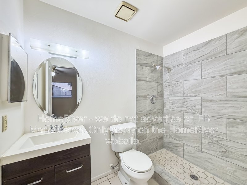 Move In Ready! - 828 W Rosewood Ln Tavares FL 32778 property image