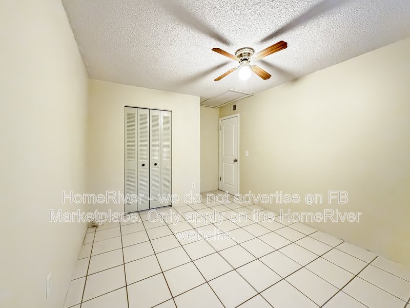 Move In Ready! - 828 W Rosewood Ln Tavares FL 32778 property image