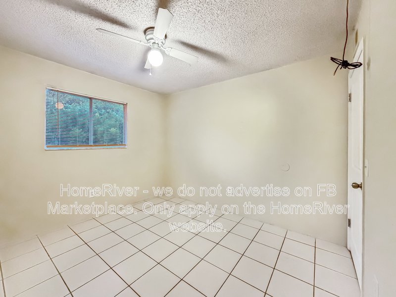 Move In Ready! - 828 W Rosewood Ln Tavares FL 32778 property image