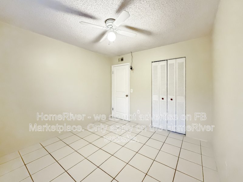Move In Ready! - 828 W Rosewood Ln Tavares FL 32778 property image
