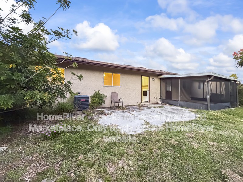 Move In Ready! - 828 W Rosewood Ln Tavares FL 32778 property image