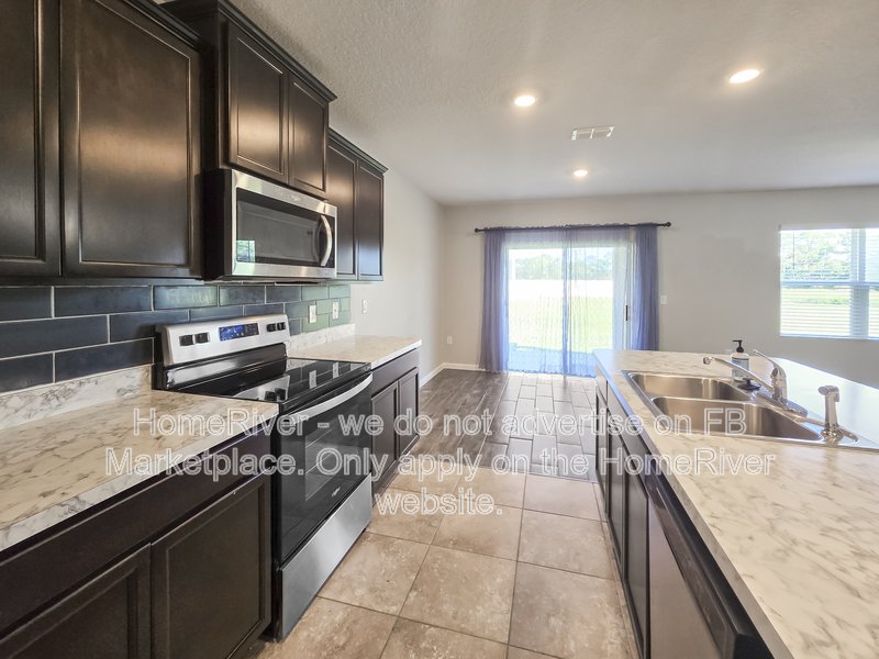 Move In Ready! - 401 GUINEVERE DR SW, PALM BAY FL 32908 property image