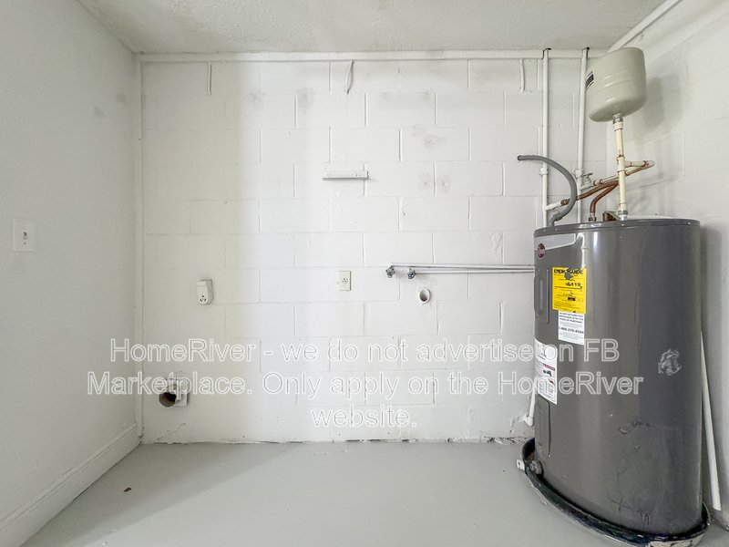 Apply Now!! Pet Friendly! property image