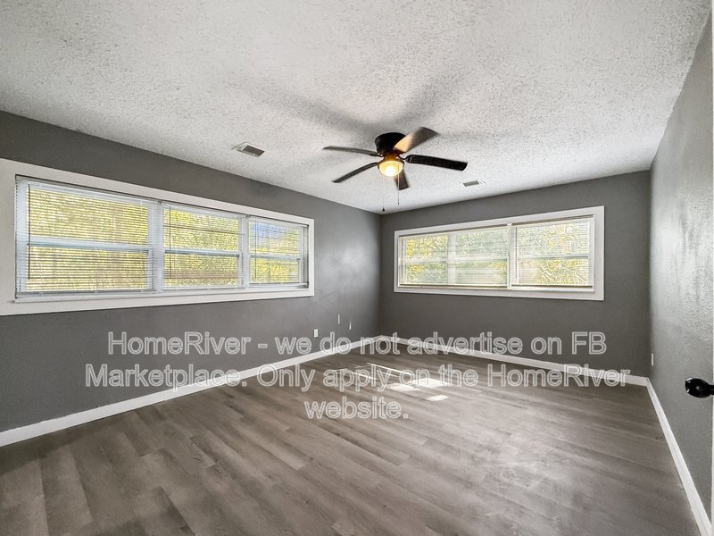 Apply Now!!! 5021 W UNIVERSITY AVE, property image