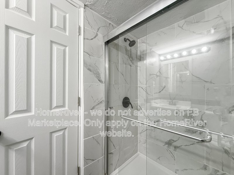 Apply Now!!! 5021 W UNIVERSITY AVE, property image