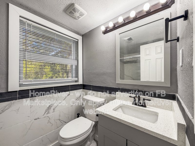 Apply Now!!! 5021 W UNIVERSITY AVE, property image