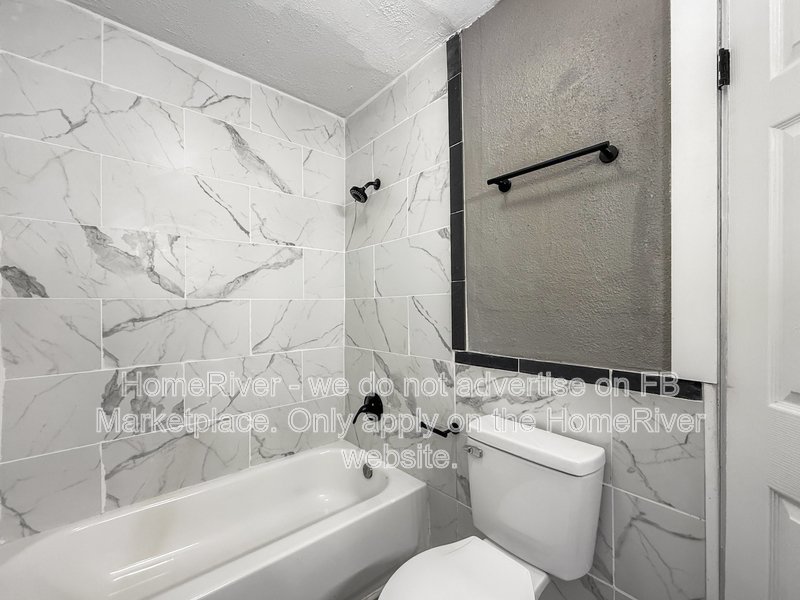 Apply Now!!! 5021 W UNIVERSITY AVE, property image