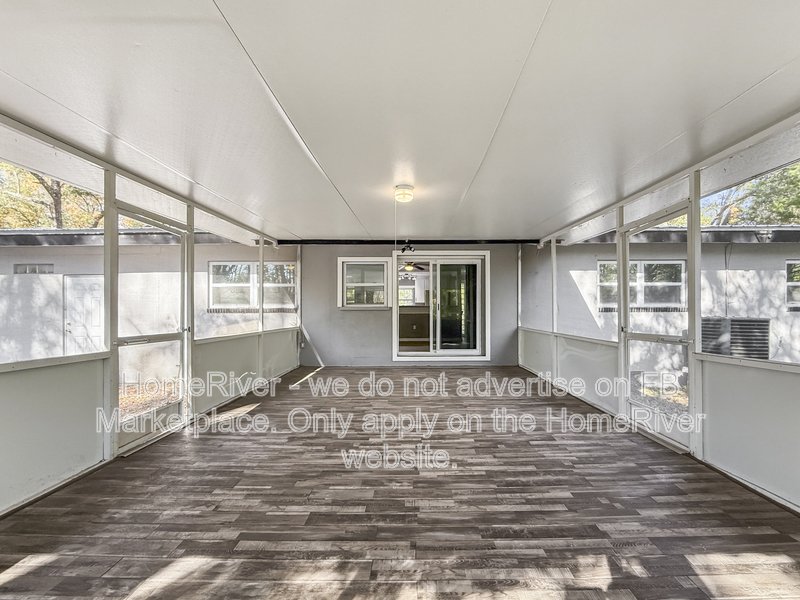 Apply Now!!! 5021 W UNIVERSITY AVE, property image