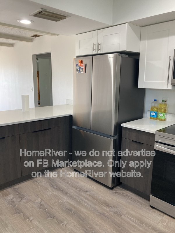 Move In Ready! - 9911 46TH AVE W UNIT B, BRADENTON FL 34210 property image