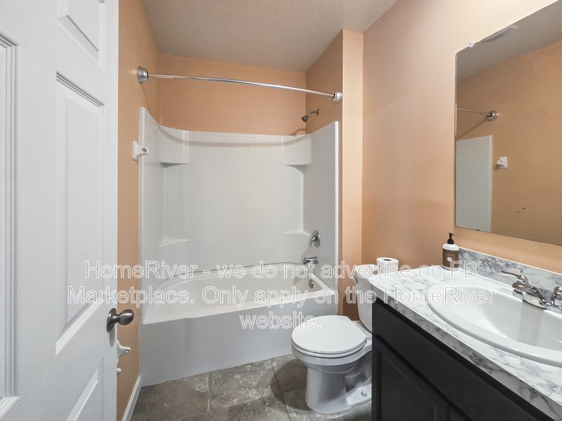 Move In Ready! - 401 GUINEVERE DR SW, PALM BAY FL 32908 property image