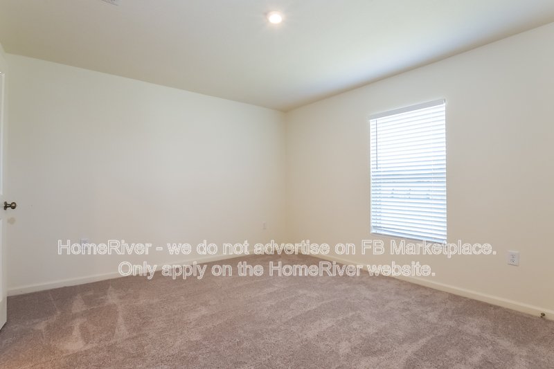 Available Now! Amazing 3 bedroom, 2 bathroom home! property image