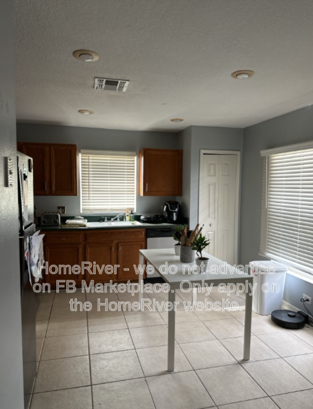 Coming Soon - 225 Glasgow Ct, Davenport property image