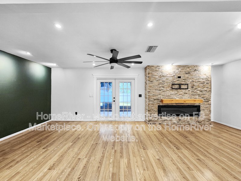 Move In Ready!- 3360 W HIDDEN HAVEN CT, TAMPA FL 33607 property image