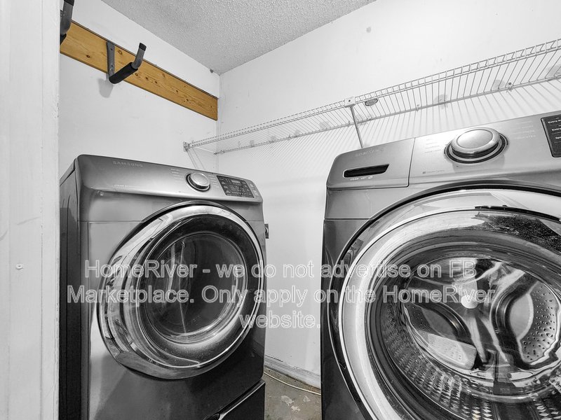 Move In Ready!- 3360 W HIDDEN HAVEN CT, TAMPA FL 33607 property image