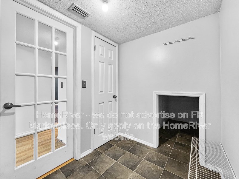Move In Ready!- 3360 W HIDDEN HAVEN CT, TAMPA FL 33607 property image