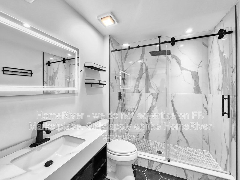 Move In Ready!- 3360 W HIDDEN HAVEN CT, TAMPA FL 33607 property image