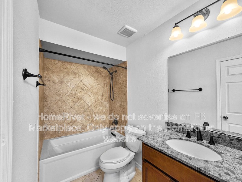 Move In Ready!- 3360 W HIDDEN HAVEN CT, TAMPA FL 33607 property image