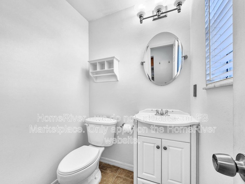 Move In Ready!- 3360 W HIDDEN HAVEN CT, TAMPA FL 33607 property image