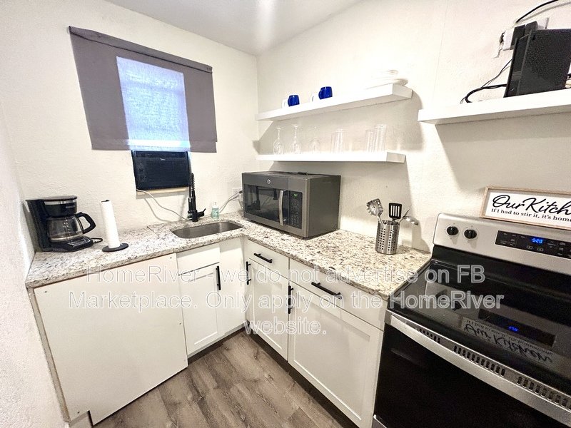 Move In Ready! - 2722 14TH AVE S UNIT B, ST PETERSBURG FL 33712 property image