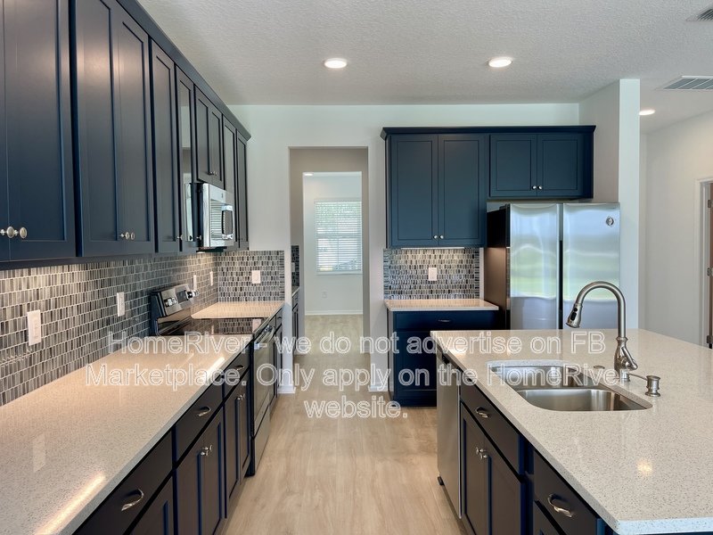 Move In Ready! - 10701 New Morning Dr Tampa, FL 33647 property image