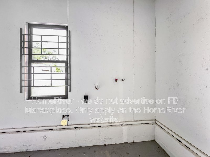 Available Now! Amazing 3 bed 2 bath home! property image