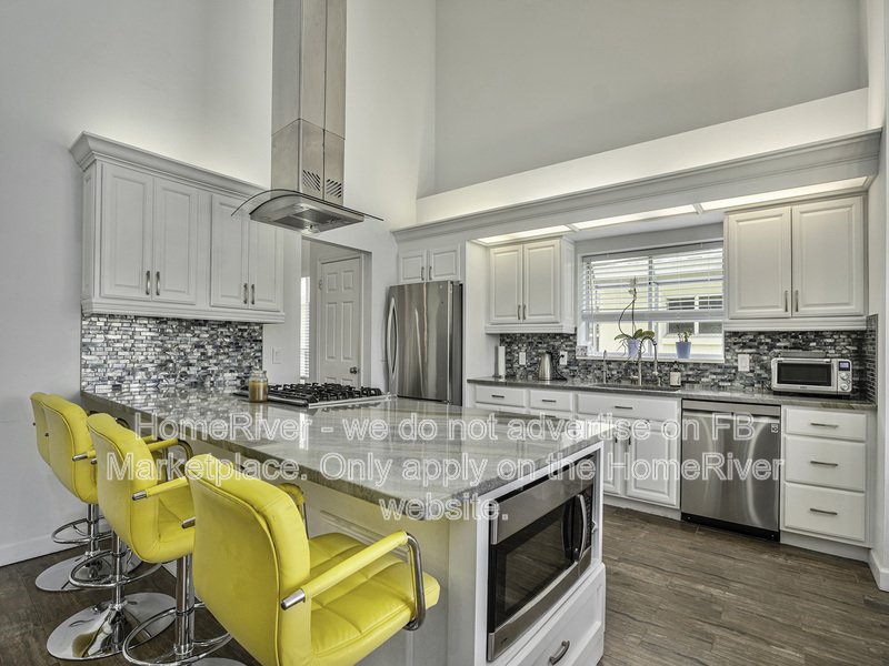 Available Now - 18808 RUE LOIRE LUTZ FL 33558 property image