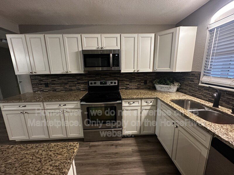 Apply Now!!! 605 NW 117TH CT, property image