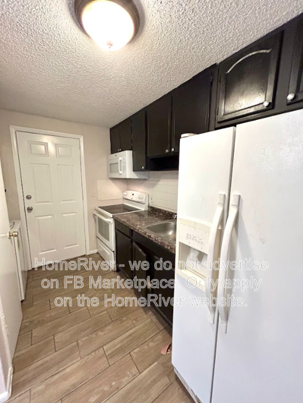 $200 off First Month&amp;amp;amp;amp;amp;amp;#39;s Rent- 1207 E 108th Ave #A property image