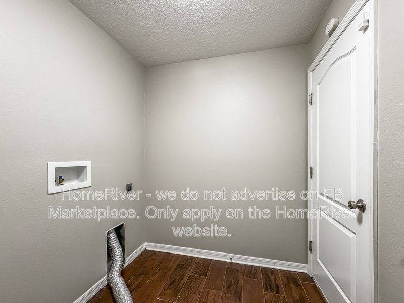 Available Now | Pets Welcome | 2 Car Garage property image