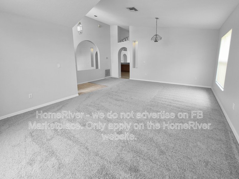 Spacious 3BR/2BA Valrico Home in Desirable Bloomingdale Area property image