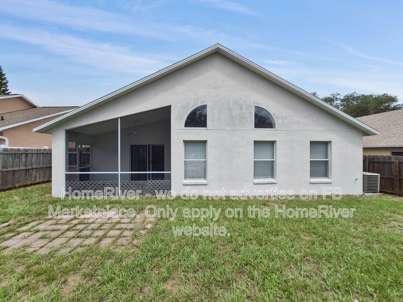 Spacious 3BR/2BA Valrico Home in Desirable Bloomingdale Area property image