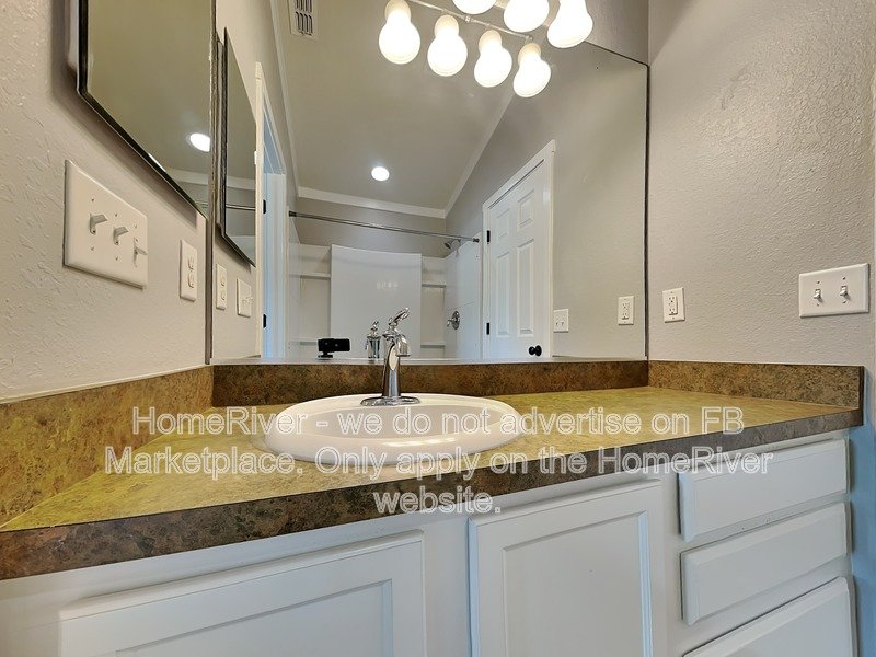 Rent today! 4663 SW 40th Ln property image