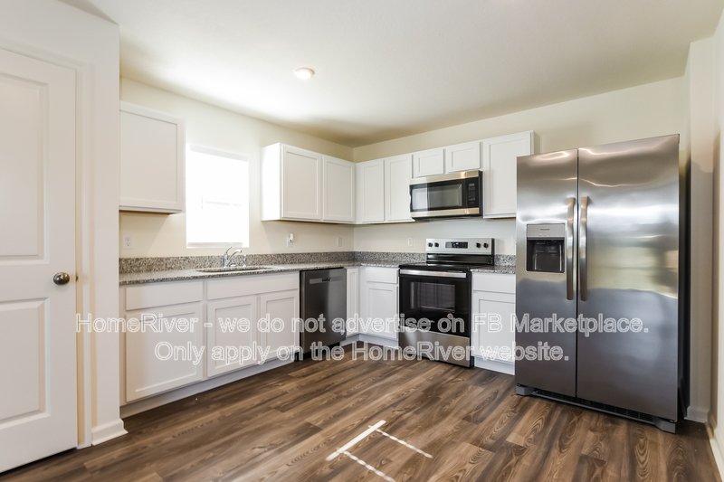 Pet Friendly | 2 Car Garage | Covered Porch property image