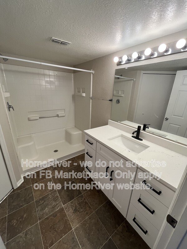Move in Ready! 5124 Park Central Dr Apt 528 property image