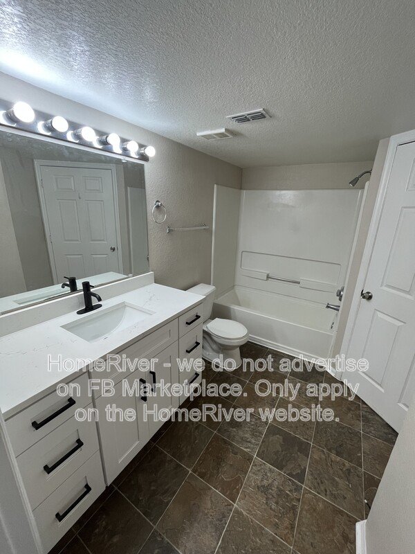 Move in Ready! 5124 Park Central Dr Apt 528 property image