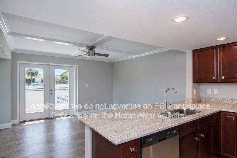 Available Now - 3300 OAK ST NE UNIT 107 property image