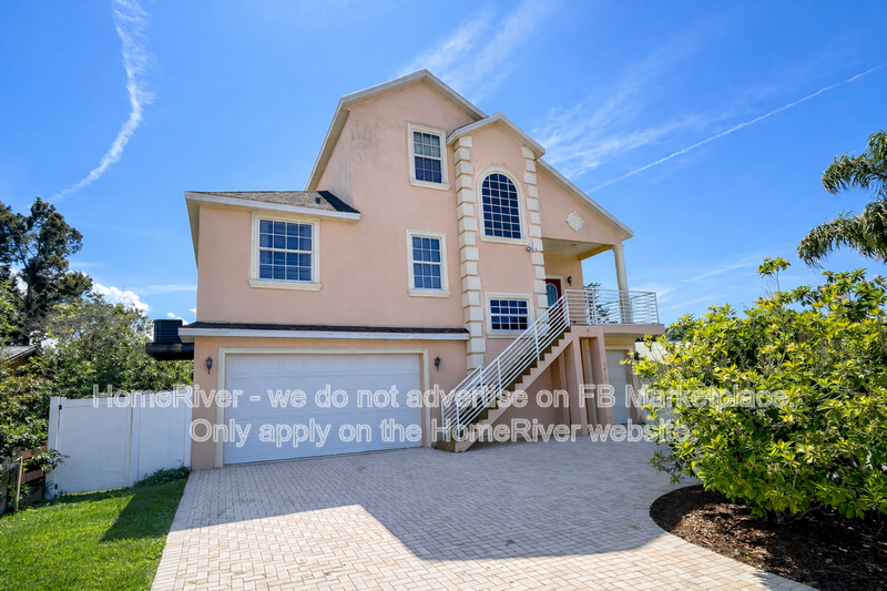Available Now - 7436 Islander Ln property image