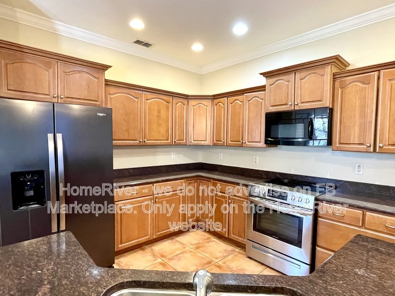 Available Now - 7436 Islander Ln property image