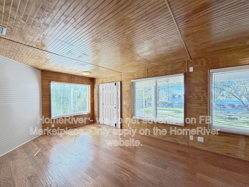 Available Now! Amazing 3 bed 2 bath home! property image