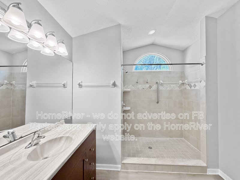 Available Now! Amazing 3 bed 2 bath home! property image