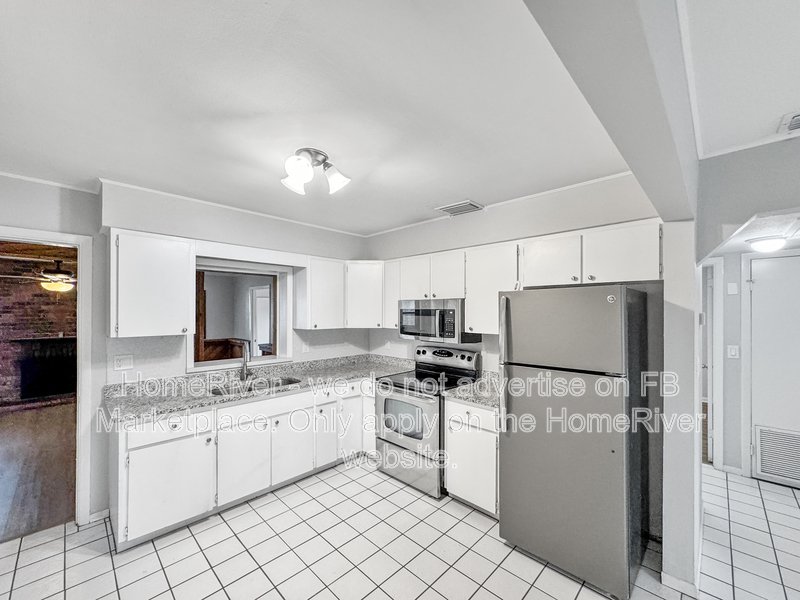 Available Now! Amazing 3 bed 2 bath home! property image