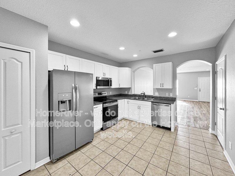 Move In Ready! - 5813 Fishhawk Ridge Dr Lithia, FL 33547 property image