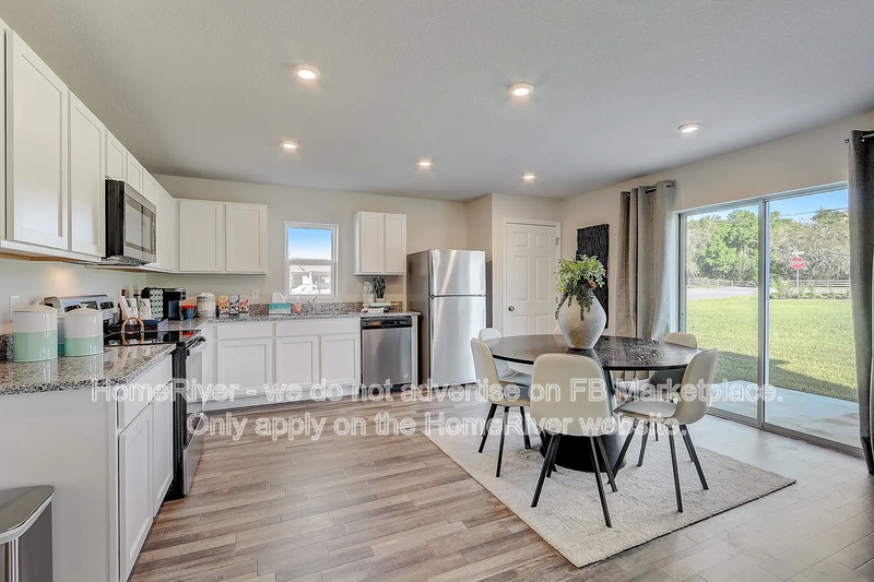 Available Now! Amazing 3 bedroom 2.5 bath home! property image