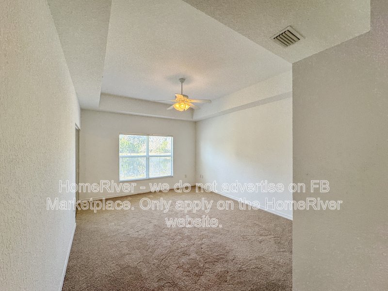 Move In Ready! - 7261 Fountain Palm Circle Bradenton, FL 34203 property image