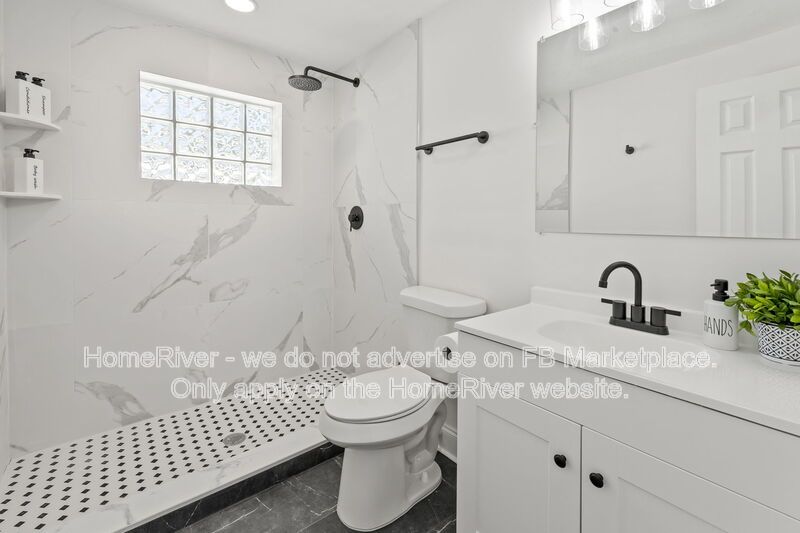 POOL!! property image